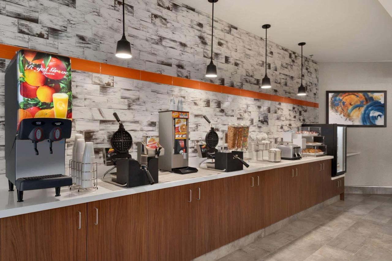 La Quinta Inn & Suites By Wyndham ספרינגפילד מראה חיצוני תמונה