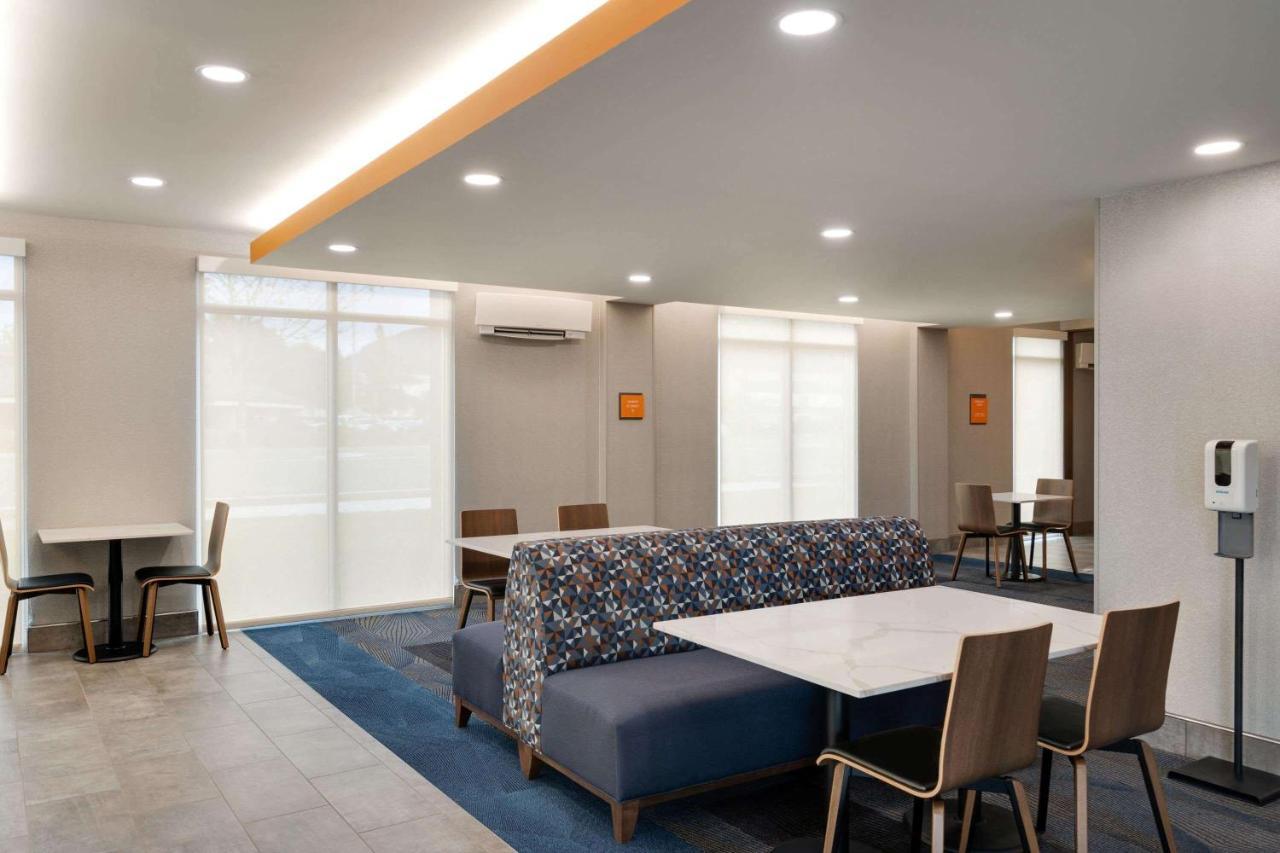 La Quinta Inn & Suites By Wyndham ספרינגפילד מראה חיצוני תמונה