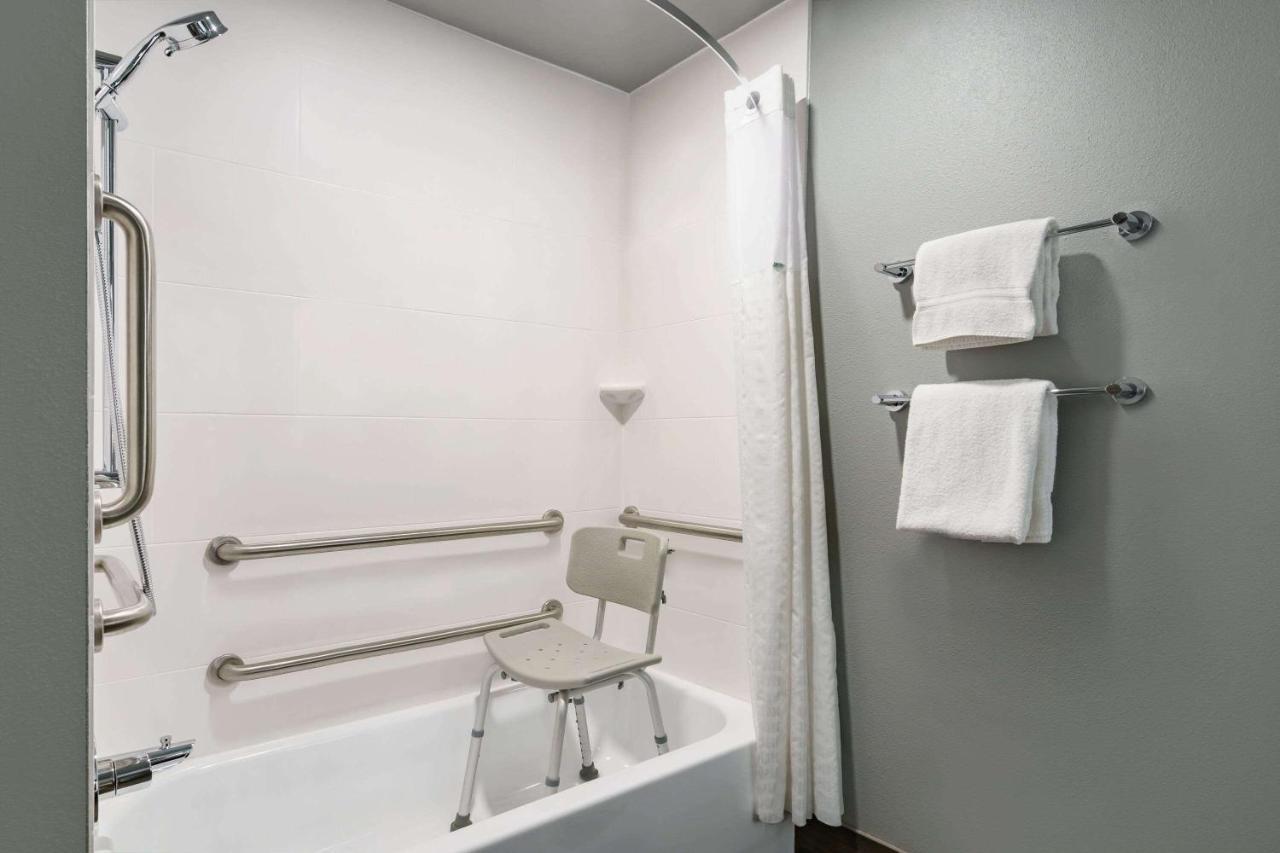 La Quinta Inn & Suites By Wyndham ספרינגפילד מראה חיצוני תמונה